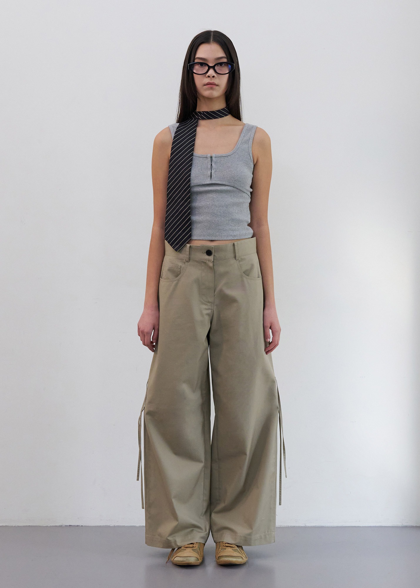 LCDC™,STRAP DETAIL WIDE TROUSERS (BEIGE)